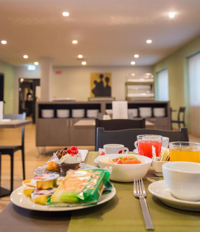 Hotel Europa Art Caserta Luaran gambar