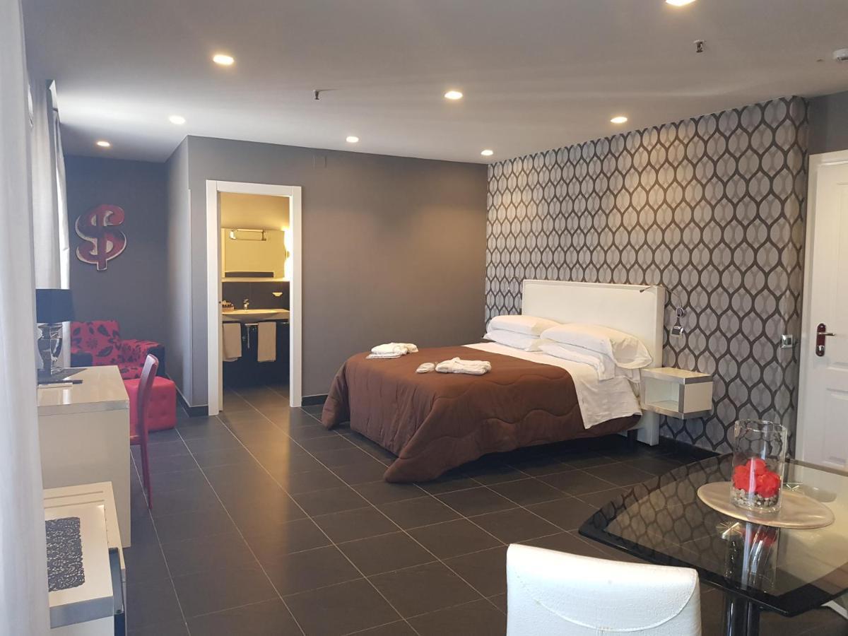 Hotel Europa Art Caserta Luaran gambar